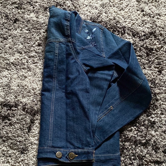 Denim jacket - Picture 4 of 6